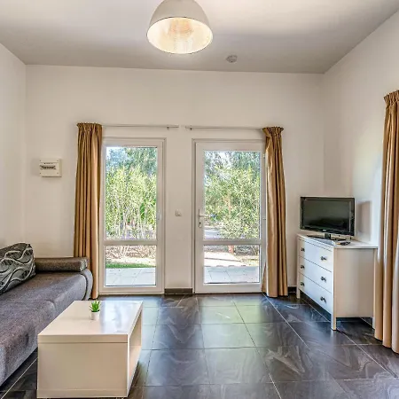 Apartamento Marina Di Favone- T2- 2-4 Pers-3 By Interhome