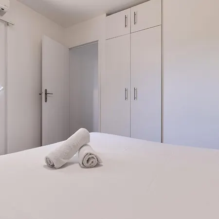 Marina Di Favone- T2- 2-4 Pers-3 By Interhome *